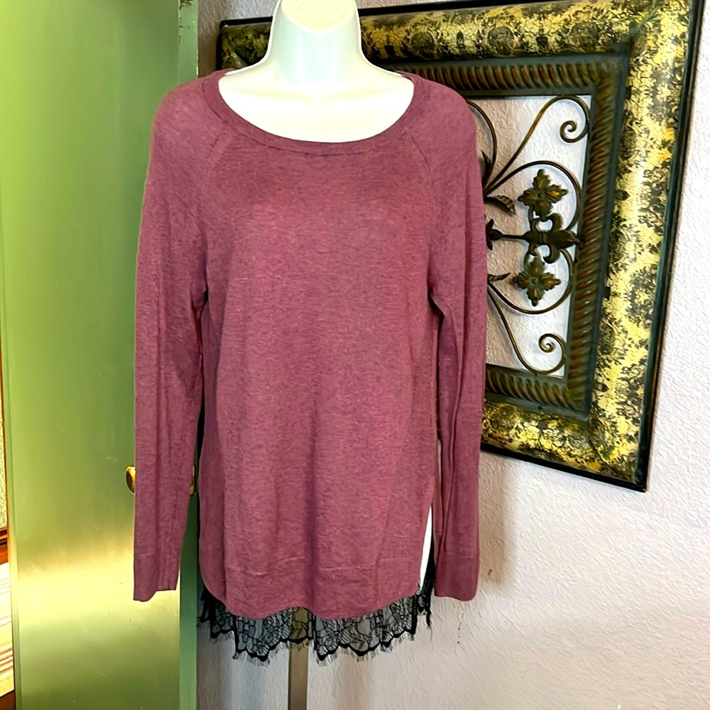 Mossimo Sweater - purple with long sleeves, tunic length/ lace & stretch Sz SP 💚